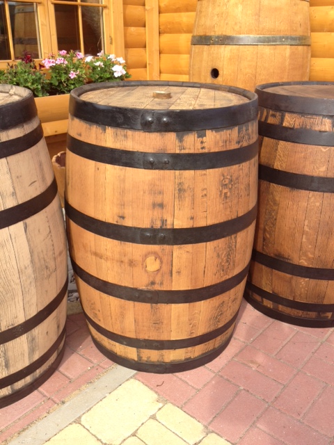 Oberfläche abgeschliffen plus Lasur-Farbanstrich in Teak