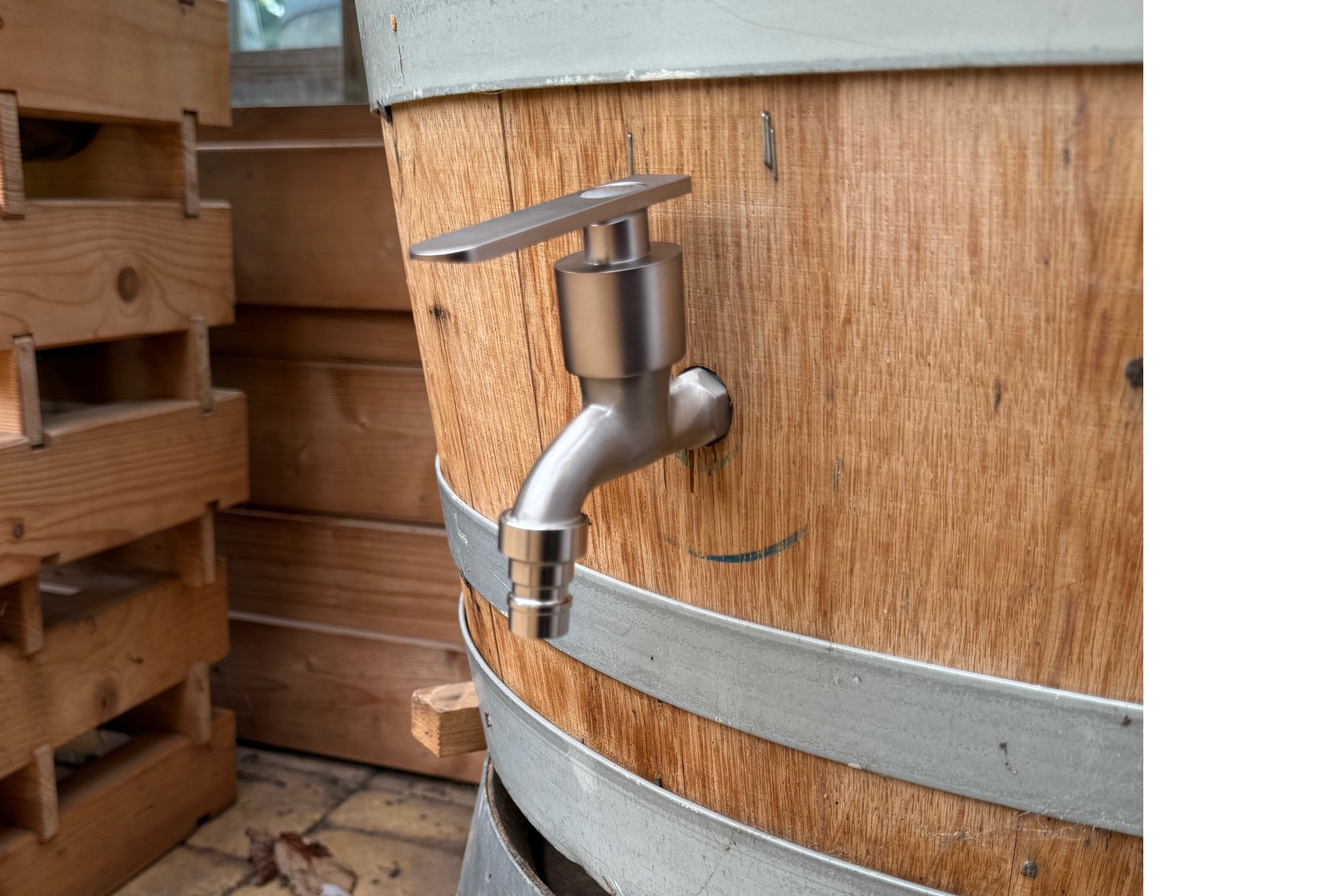 aus Edelstahlhanh mit 1/2 Zoll Schlauchanschluß