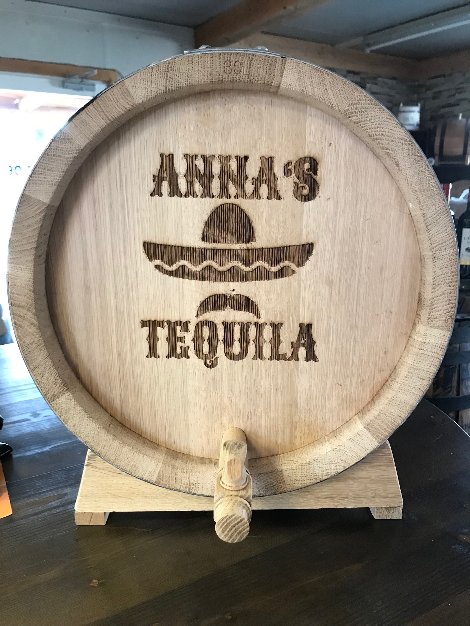 direkt auf der Fassfront