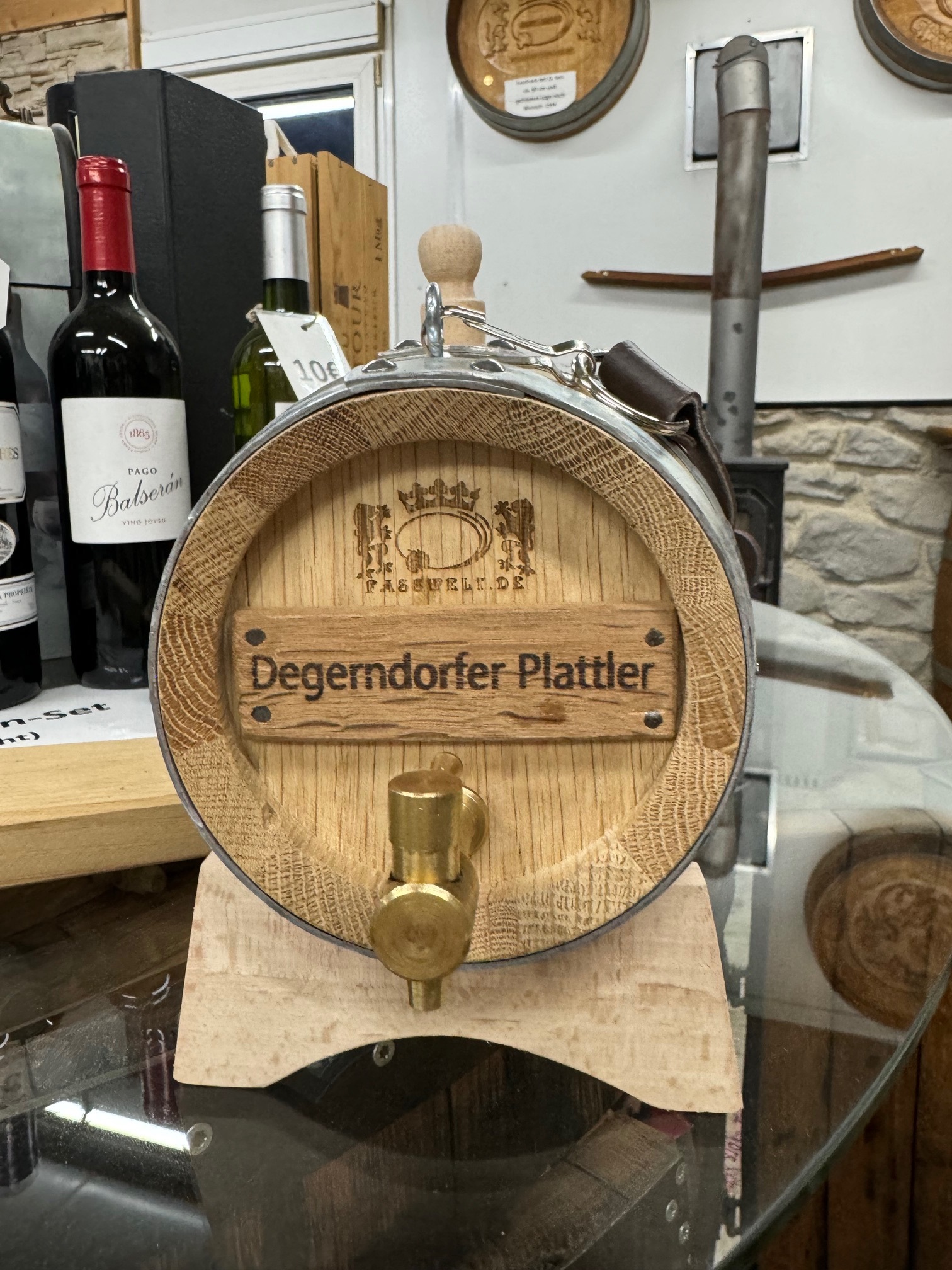 auf Eichenquerbrett mit Gravur nur Text