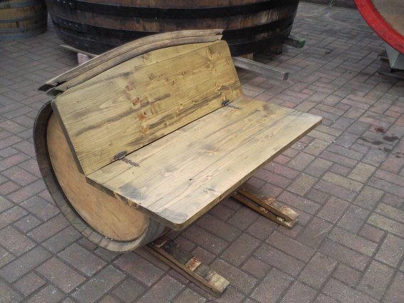 Fassbank - Sitzgarnitur - Mosel 1 x Fasssitztisch H.73cm, D. der Tischplatte 100cm + 2 x Fasssitzbank + 1 x Fass-Sonnenschirmständerabdeckung