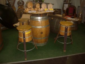 BORDEAUX-Fasstisch+4 Fass-Barhocker-Havanna T.P.D.80cm, H.110cm