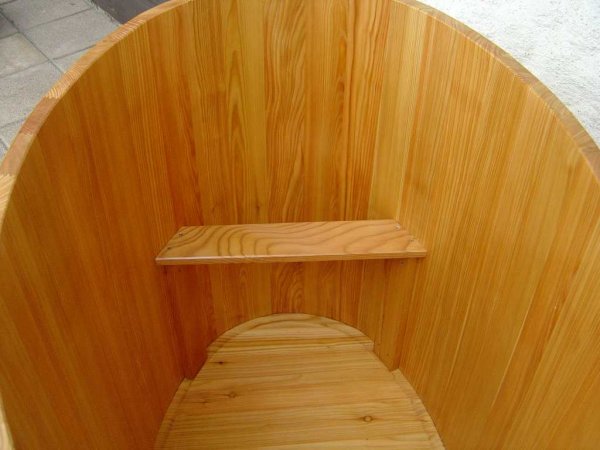 AL221 Saunatauchbecken oval 115x75cm H.100cm mit Kunstoffeinsatz + Kunsstoffdeckel