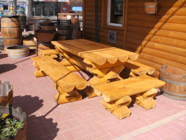 2m Sitzbank ohne Rückenlehne 2M-RBSB aus massiven Rundbohlen mit 20cm Durchmesser mit 2m Länge