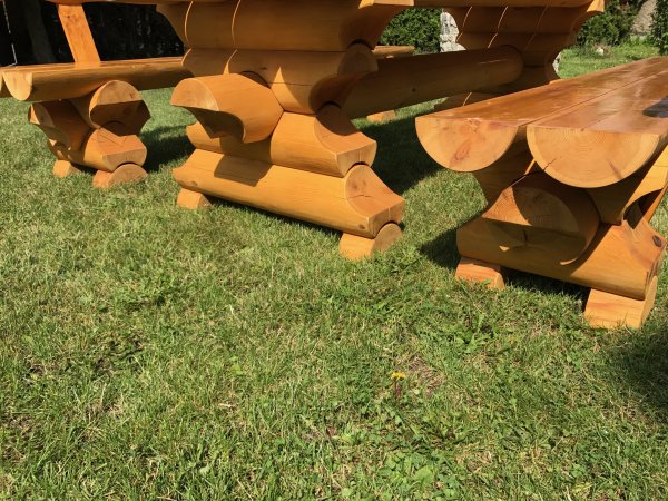 2m Sitzgarnitur 2M-RBSG-RL-B aus 20cm Rundbohlen massiv 2 x Bänke mit Rückenlehne - Brett + 1 Tisch alle Teile mit je 2m Länge