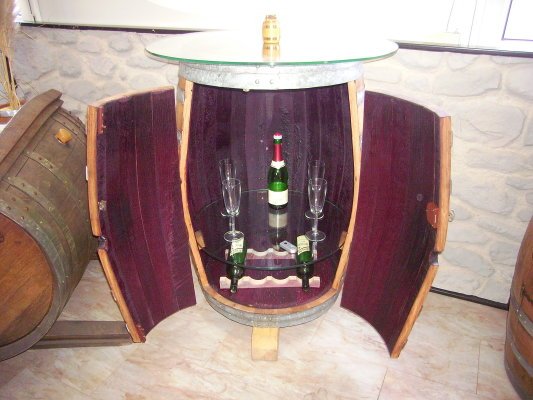 Fasskönigbar aus 225-/300-L gebrauchtem Barriquefass Eichenfass Holzfass Fassbar Fasstisch Bistrotisch Stehtisch Fasstheke Weinfass