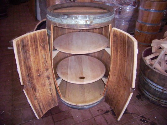 Fasskönigbar aus 225-/300-L gebrauchtem Barriquefass Eichenfass Holzfass Fassbar Fasstisch Bistrotisch Stehtisch Fasstheke Weinfass