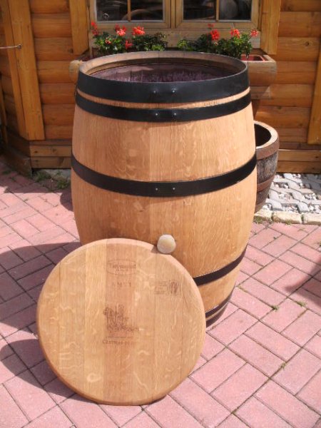 225 Liter Weinfass Regentonne schwarze Ringe aus gebr. Barrique Eichenfass Höhe 90-95cm, Durchmesser 70-73cm Holzfass Wasserfass Regenfass Tonne
