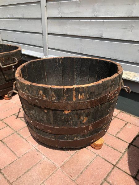 BKW65+BG ein 95 Liter Blumenkübel aus Whiskyfass D.oben 65 D.unten 55cm, H.45cm