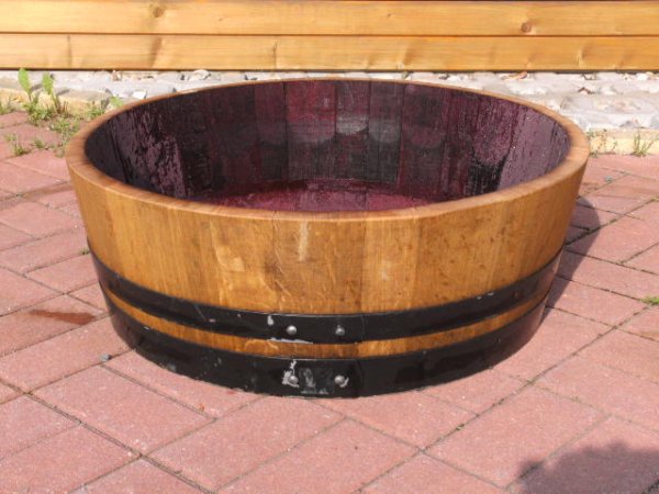 65 Liter Regentonne aus gebrauchtem Burgunder Barrique Eichenfass H.25,D.65cm mit schwarzen Ringen