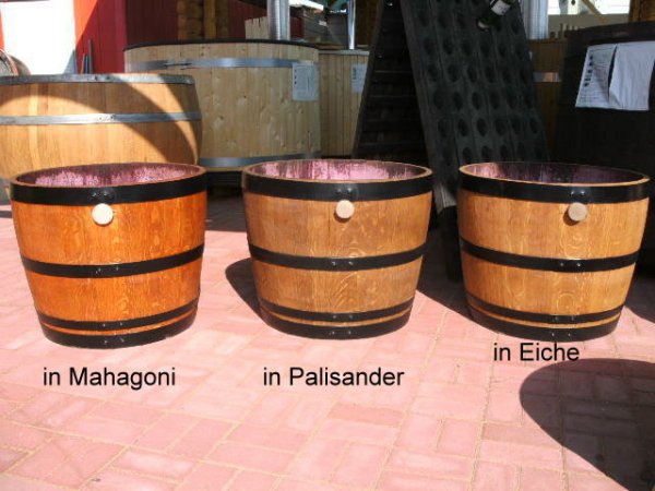 140 Liter Fass Miniteich Pflanzkübel Regentonne mit schwarzen Ringen aus gebrauchtem Weinfass Eichenfass Trog Wasserfasss Holzfass