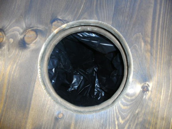 Fasstisch für Weihnachtstand mit Müllllsackhalterung Tischplatte D.100cm, H.97-115cm stabile Ausführung für den Außeneinsatz