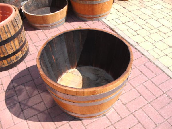 Ca. 75L Miniteich aus neue Kastanienfasshälfte mit D.55cm,H.39cm Blumenkübel mit Extraring