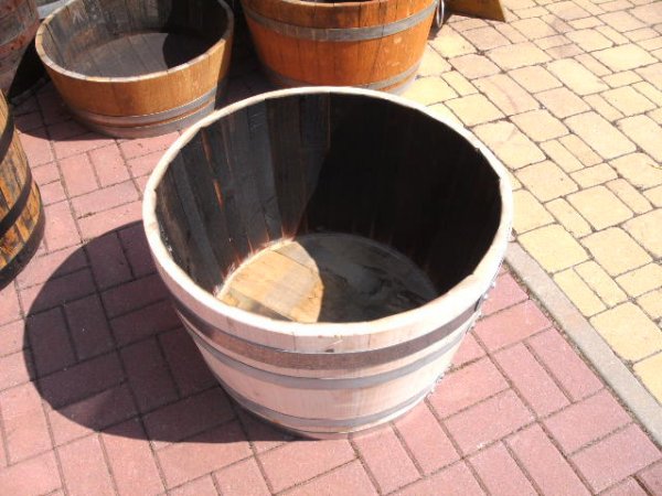 Ca. 75L Miniteich aus neue Kastanienfasshälfte mit D.55cm,H.39cm Blumenkübel mit Extraring