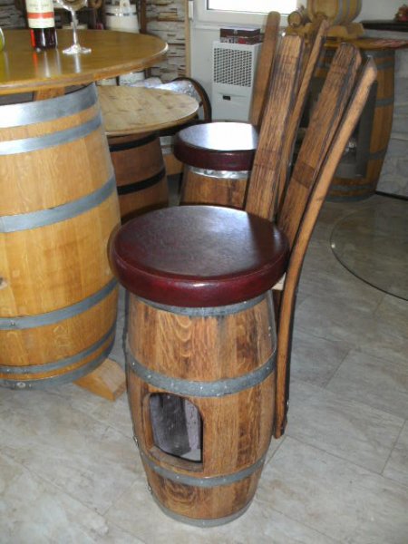 Fass - Barhocker HAVANNA-RL Stehtischhocker Fasshocker mit Rückenlehne aus original Eichenfassdauben