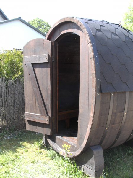 10000L ovale Fass-Gartenlaube mit Tisch, zwei Bänke und Schlaffunktion, Verkaufstand, Weintheke, Weinverkostungsstand