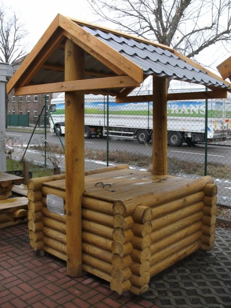 Rundbohlen Brunnen RBB12x12 massiv Gartenbrunnen / Brunnenabdeckung Wasserbrunnen Dekobrunnen