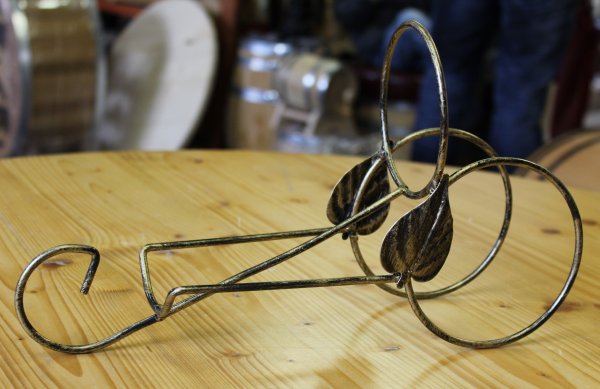 1-er Schmiedetraum-11111 Weinregal für 1 Flaschen aus massivem Schmiedeeisen