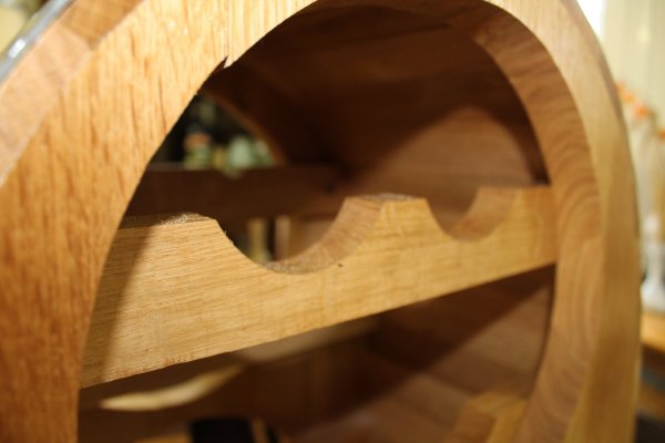 Weinregal OVALFASS für 8 Flaschen aus massivem Eichenholz