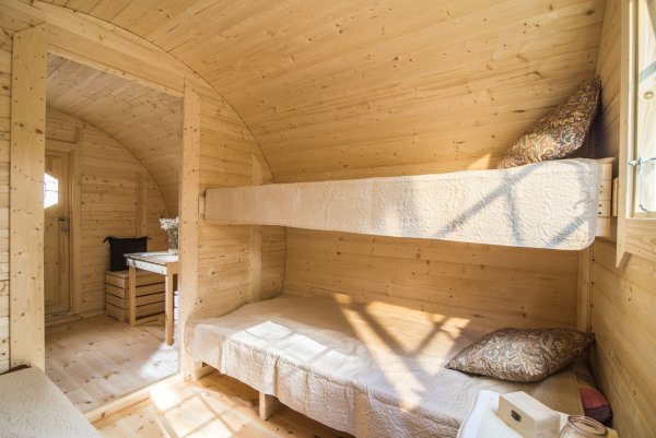 SCHLAFFASS ICE-VIKING Ø 2,95x2,51 m, L 4,8 m, Garten / Camping Maxi-Schlaffass, Fichte mit Terrasse für 2+2 Personen