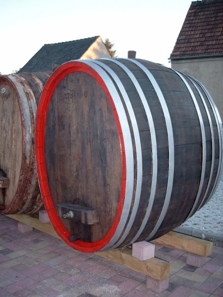 Ca. 2500 Liter ovales gebrauchtes Barrique - Eichenfass Weinfass Holzfass