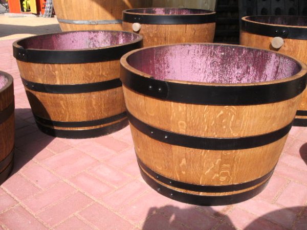 100 Liter Eichenfasshälfte D.70cm,H.35cm Blumenkübel schwarze Ringe Weinfass Pflanfkübel Eichenfass Holzfass Miniteich