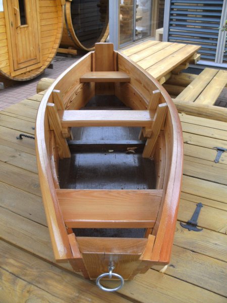 NORDIKA-17S schwimmfähiges Holzboot fertig lackiert Designboot als Garten-Dekoration