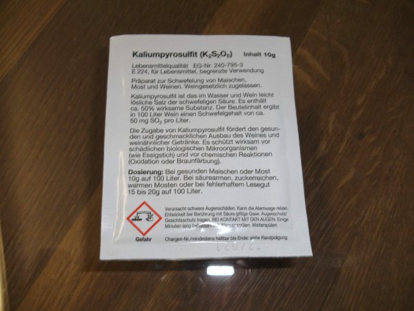 10g Kaliumpyrosulfid für die Nasskonservierung von Holfässern und Weinbehälter.