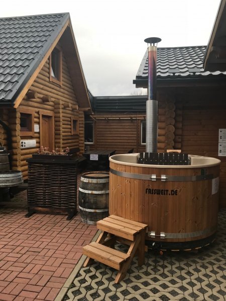 7 Tage - Miete für ein Badefass mit Innennofen, Durchmesser 2,2 m, Innenofen für 6-10 Personen