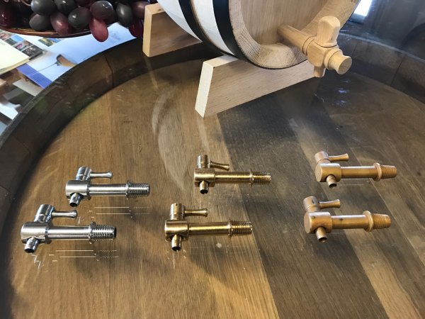 Messingauslaufhahn-klein für Holzfass mit 11,5-12,5mm Hahnloch - Durchmesser mit konischem Gewinde Messing poliert