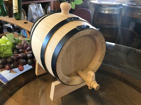 2 Liter rundes Eichenfass mit schwarzen Ringen innen roh und geschmackgebend Böttcherware Schnapsfass Weinfass Whyskifass Holzfass