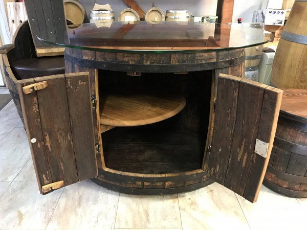 Fasskönigbar aus ovalem 250L gebrauchtem Eichenfass mit Zwischenboden und Möbelrolen Einzelstück