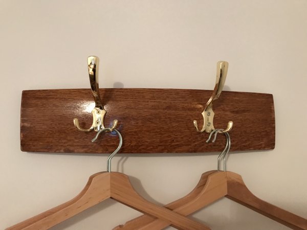 Garderobe aus original Fassdauben aus massivem Eichenholz mit Länge nach Wunsch bis 2m