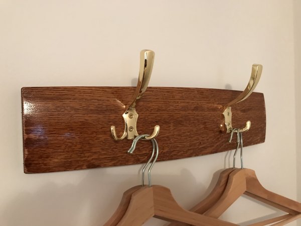 Garderobe aus original Fassdauben aus massivem Eichenholz mit Länge nach Wunsch bis 2m