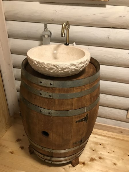 Waschtischunterschrank - DELUXE aus gebrauchtem 225L Eichenfass mit Marmor Wachbecken und Nostalgiearmatur