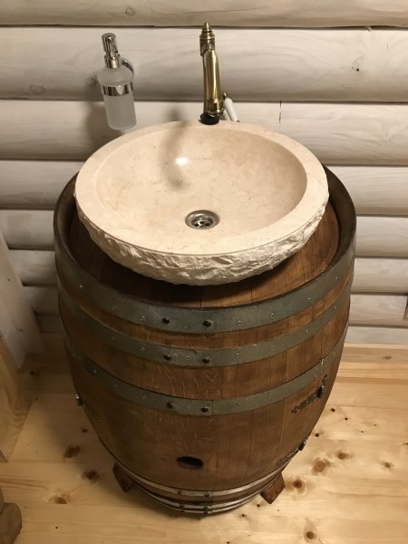 Waschtischunterschrank - DELUXE aus gebrauchtem 225L Eichenfass mit Marmor Wachbecken und Nostalgiearmatur