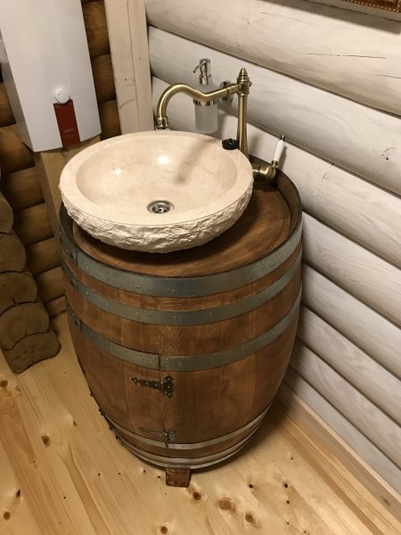 Waschtischunterschrank - DELUXE aus gebrauchtem 225L Eichenfass mit Marmor Wachbecken und Nostalgiearmatur
