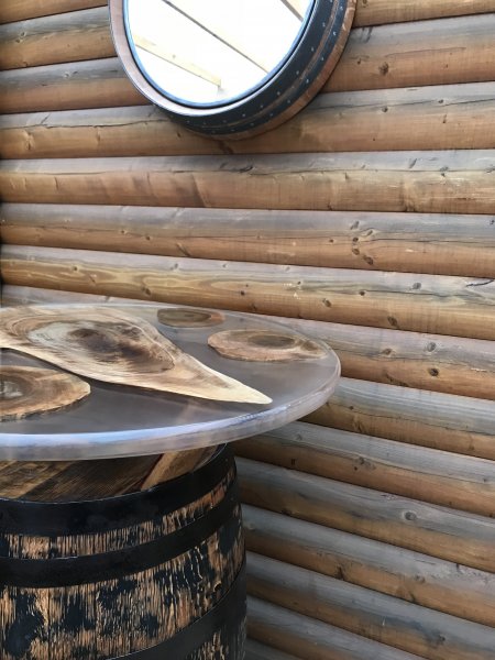 Einmaliges Einzelnstück 190 Liter Bourbon Whisky - Fasstisch mit D.100cm Kunst - Tischplatte Whiskyfass Eichenfass Sthetisch Bistrotisch Tisch