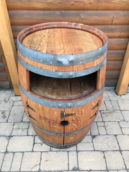 Fasskönigbar mit Fach aus gebrauchtem Barriquefass Eichenfass Holzfass Fassbar Fasstisch Bistrotisch Stehtisch Fasstheke Weinfass