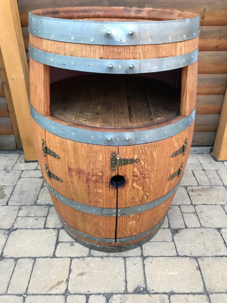 Fasskönigbar mit Fach aus gebrauchtem Barriquefass Eichenfass Holzfass Fassbar Fasstisch Bistrotisch Stehtisch Fasstheke Weinfass