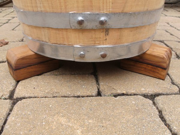 30 Liter neue Kastanienholzfass - Fasshälfte mit D.45cm, Höhe 32cm Halbfass Fassabschnitt Kastanienfass