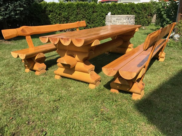 2.5m Sitzgarnitur 25M-RBSG-RL-B aus 20cm Rundbohlen massiv 2 x Bänke mit Rückenlehne + 1 Tisch alle Teile mit je 2.5m Länge