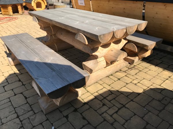 2m Sitzgarnitur 2M-24RBSG aus 24cm Rundbohlen massiv 2 x Bänke ohne Rückenlehnen + 1 Tisch alle Teile mit Länge je 2m.