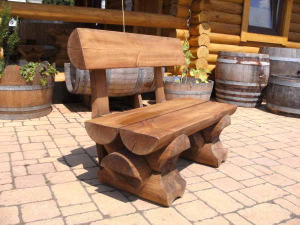 2m 2M-RBSB-RL-HRB Sitzbank mit Rückenlehne aus Halbrundbohle, alle Teile aus massiven Rundbohlen mit 20cm Durchmesser mit 2m Länge