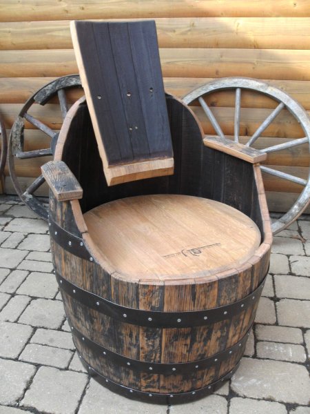 Bourbon - Whiskyfasssessel mit Handlehnen fertig aufgearbeitet Fass - Stuhl Eichenfass Whiskyfass Fasssitiz