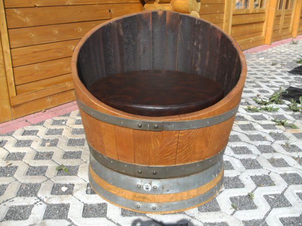 FASSSCHALE Fasssessel fertig aufgearbeitet Fass - Stuhl Fassstiz Faßhocker Hocker aus gebrauchtem Eichenfass Weinfass