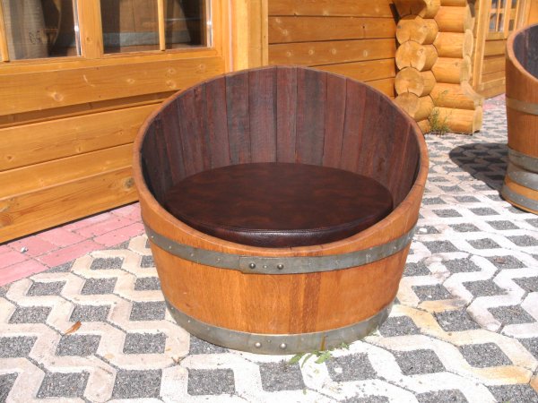 FASSSCHALE Fasssessel fertig aufgearbeitet Fass - Stuhl Fassstiz Faßhocker Hocker aus gebrauchtem Eichenfass Weinfass