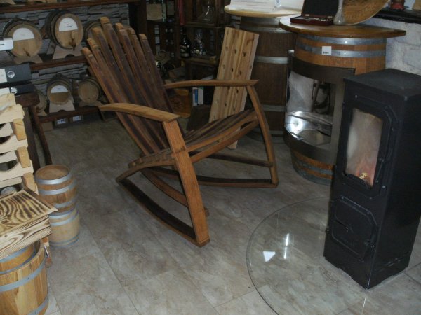 Schaukel - Fassdaubensessel - Relax mit Handlehnen fertig aufgearbeitet Fass - Stuhl Eichenfass Fasssesel Fassstiz