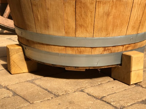 3-er Set - Fichtenholz - Eckfüße als Untersetzer für Fass - Blumenkübel oder Fass & Fass - Regentonne