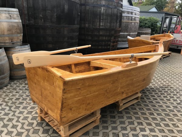 3.5m Holzboot - Bela Italia Designboot als Garten-Dekoration